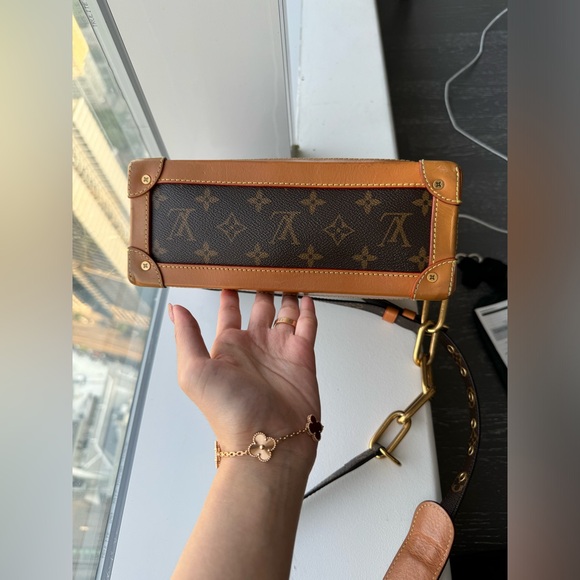 LV SOFT TRUNK LARGE MONOGRAM GHW - Picture 6 of 12